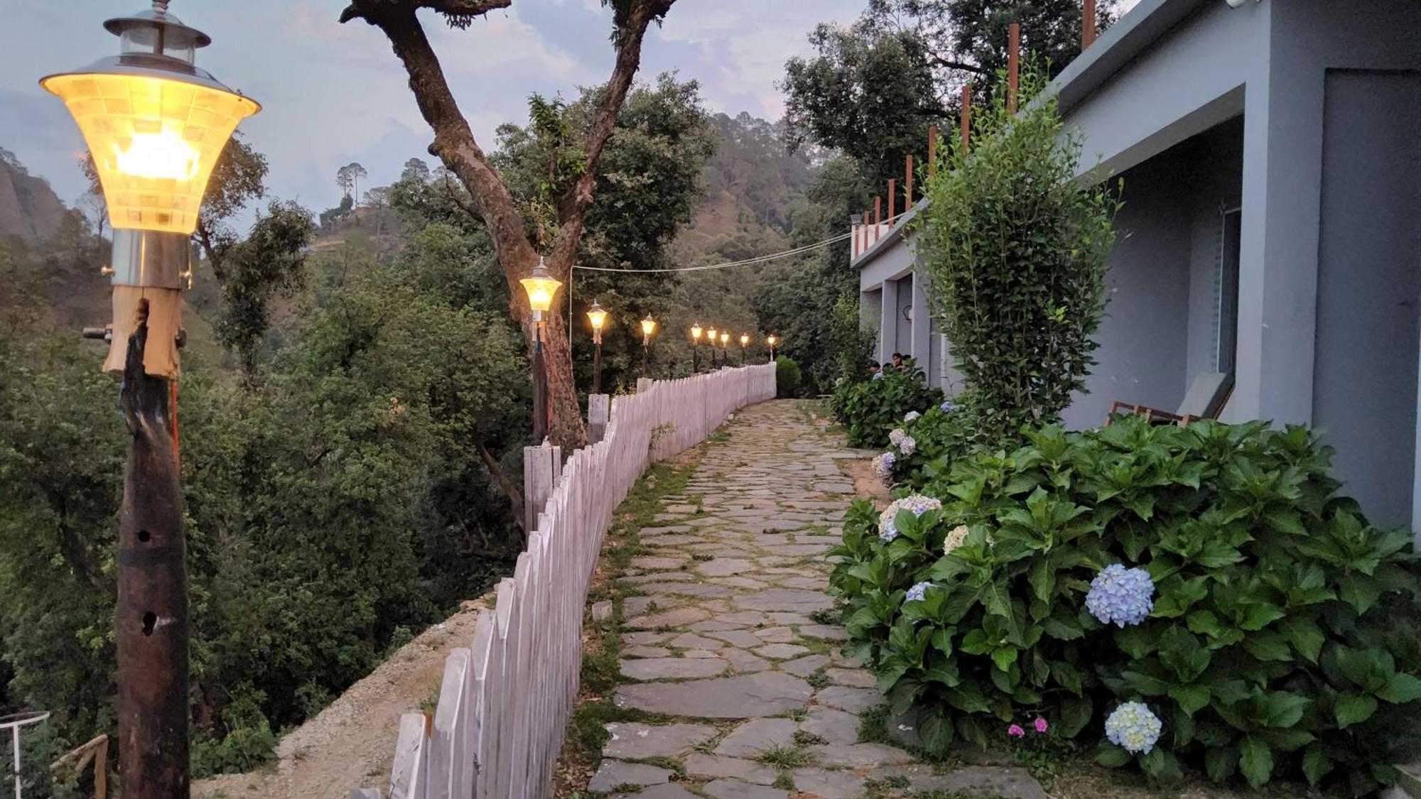 Shiva Valley Resort Kokhliyal Gaon Esterno foto